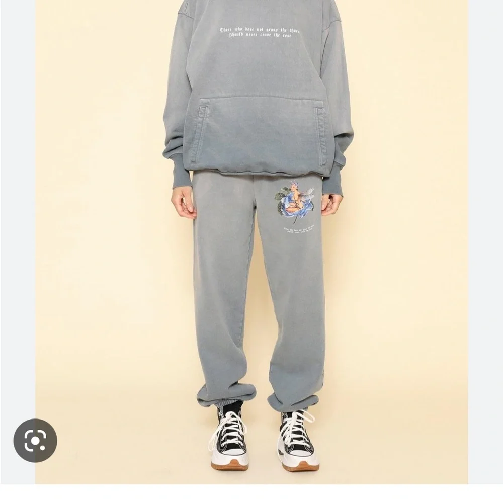 Boys Lie crave rose sweatpants - Picture 2 of 6